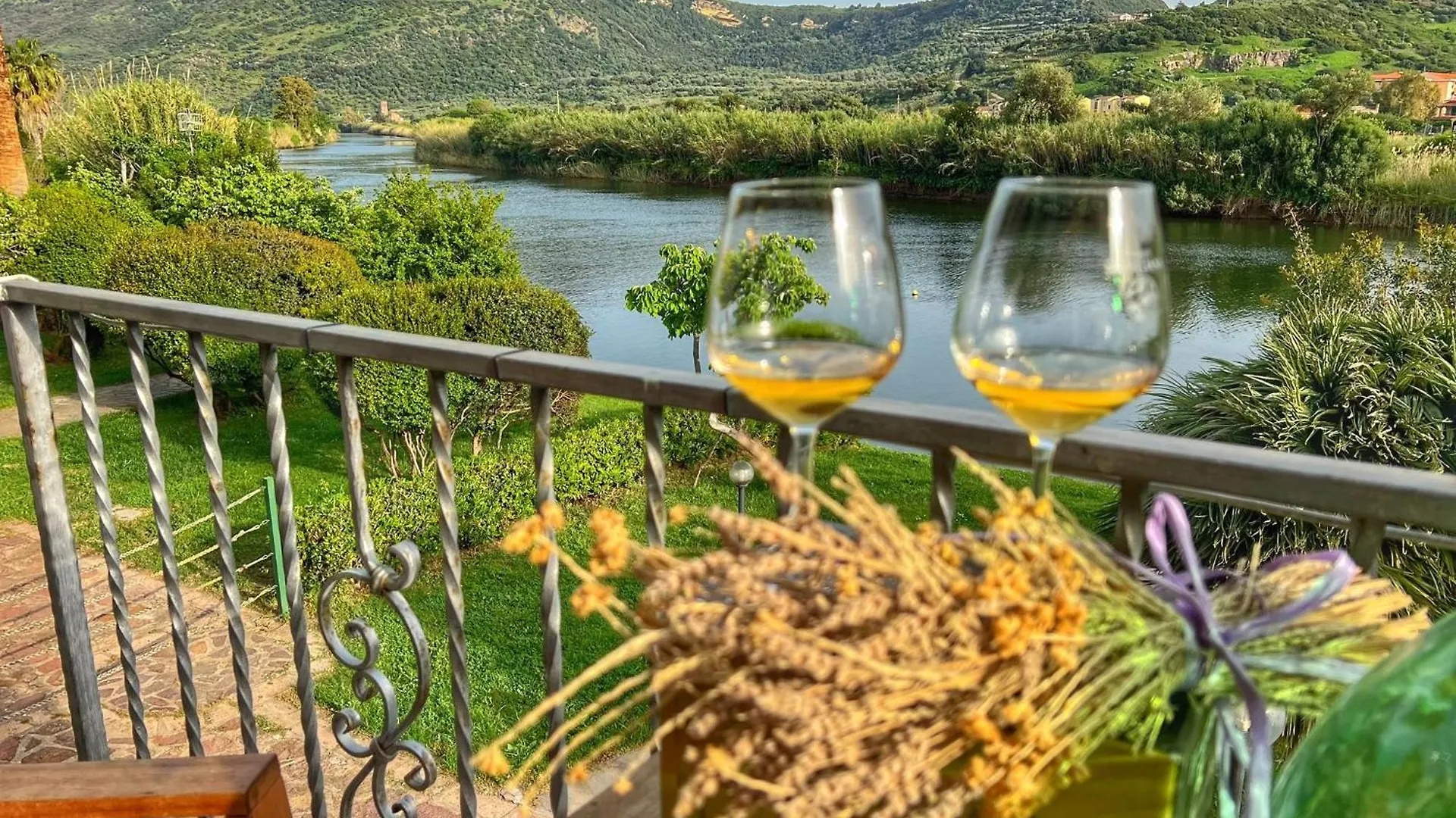 Temo River House Romantic Balcony And Peaceful Retreat In The Heart Of Bosa 0*,  Italien